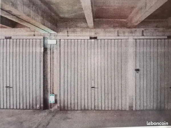 Location garage quartier du pianet hyeres