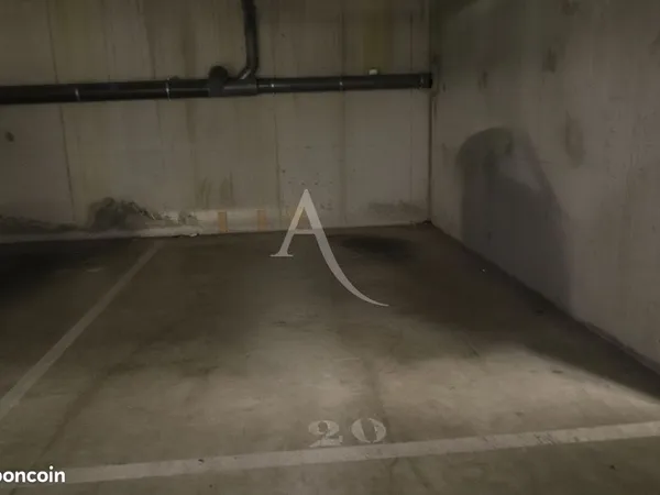 Parking/box ROMAINVILLE