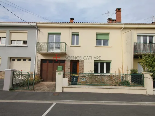 A LOUER MAISON AVEC GARAGE ET JARDIN SECTEUR PELLOUTIER