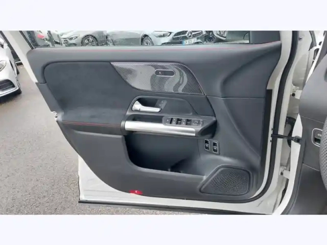 Mercedes Gla 250 e hybrid eq — photo 1