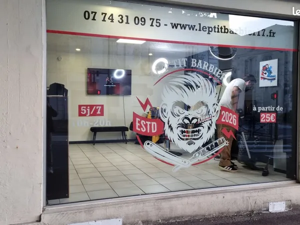 Local professionnel 25 m² au sein de Fitness Santé - Saintes