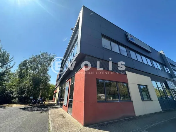 Local d'activité 1236 m²