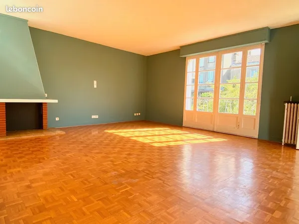 Bordeaux, Parc Bordelais, appartement avec balcon et loggia
