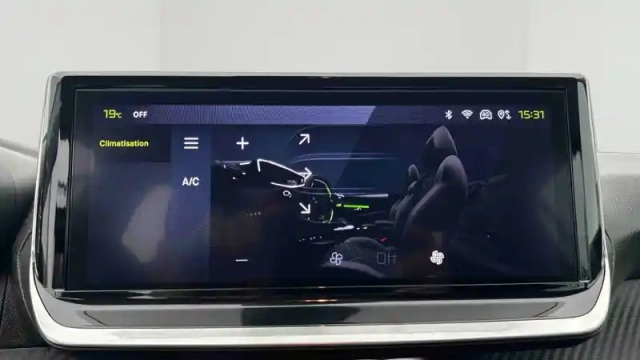 Peugeot 208 hybrid 100 e-dcs6 — photo 18