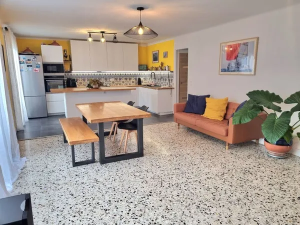 Sète - Bel appartement meublé rénové de 120 m² - 3 chambres - dispo de février à août 2027 uniquemen