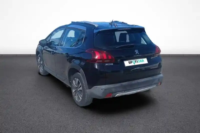 Peugeot 2008 1.2 puretech 110ch s&amp;s bvm5 — photo 4