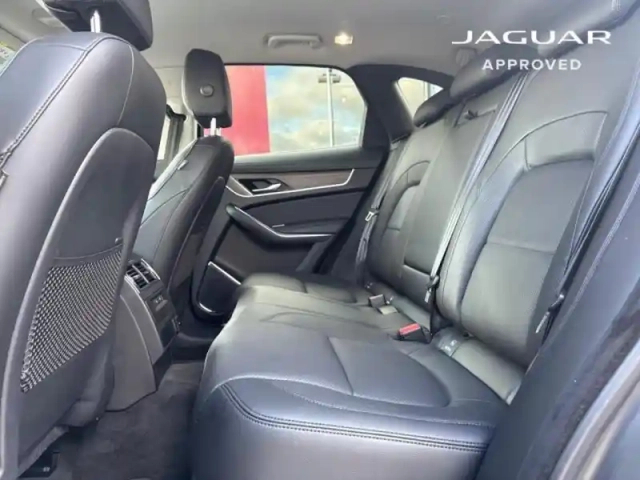 Jaguar F-Pace p400e plug-in-hybrid r-dynamic s bva8 awd — photo 10