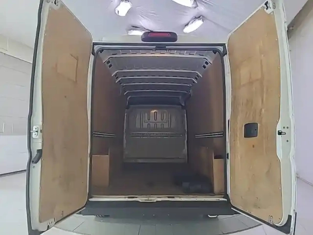 Peugeot Boxer tole 3.5 t l4h2 maxi bluehdi 140 s&amp;s bvm6 — photo 9