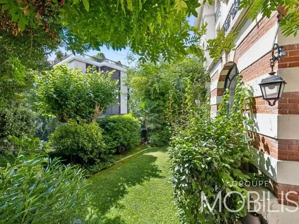 Vends duplex/triplex - 236.07 m² - 8 pièces, 5 chambres - Paris 16ème
