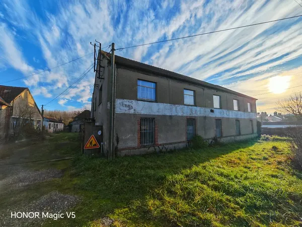 Immeuble 15 pièces 2850 m²