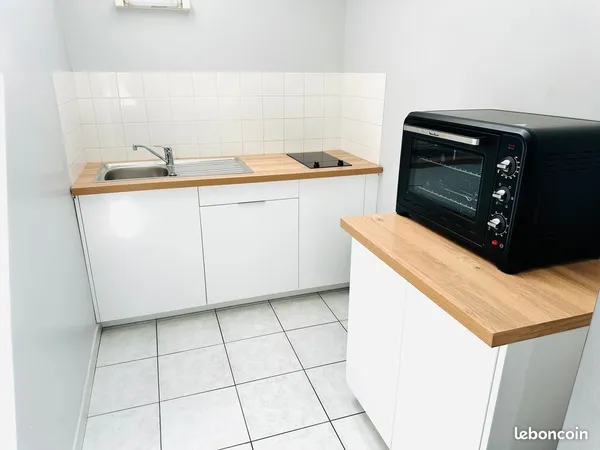LOCATION - Appartement meublé 45m2 Centre-Ville Laval