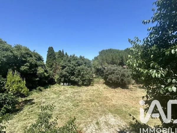 Terrain constructible 585 m²