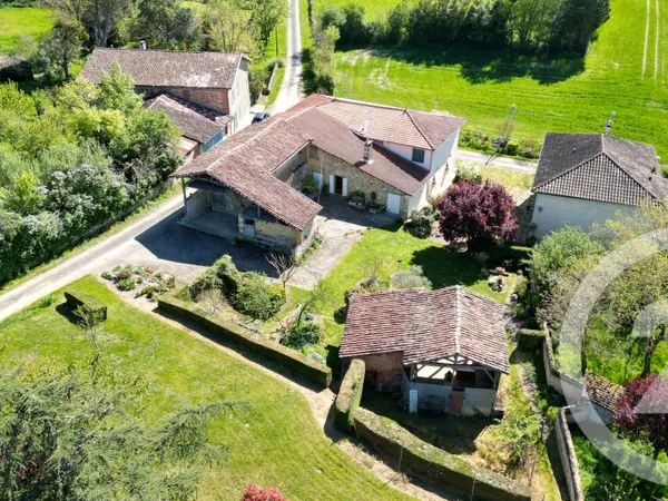 Maison 8 pièces 262 m²