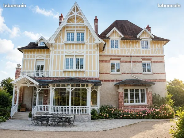 F1 meublé 35 m² dans manoir de charme - 750 CC - Parking calme libre au 21/09