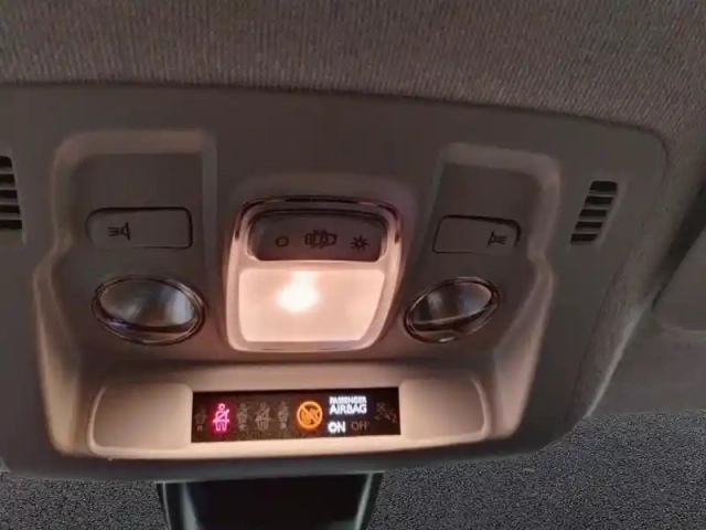 Citroën C3 puretech 83 s&amp;s bvm5 shine — photo 25
