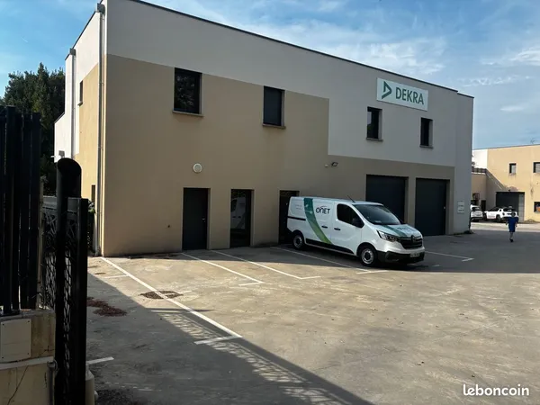 Bureaux 75 m2 + Entrepot 59 m2 BRIFAUT