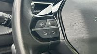 Peugeot 2008 1.2 PureTech 130ch S&S Allure Pack EAT8 — photo 18