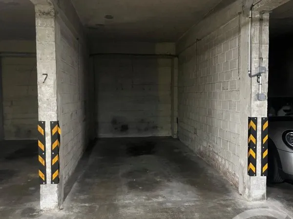 Parking 13 m²