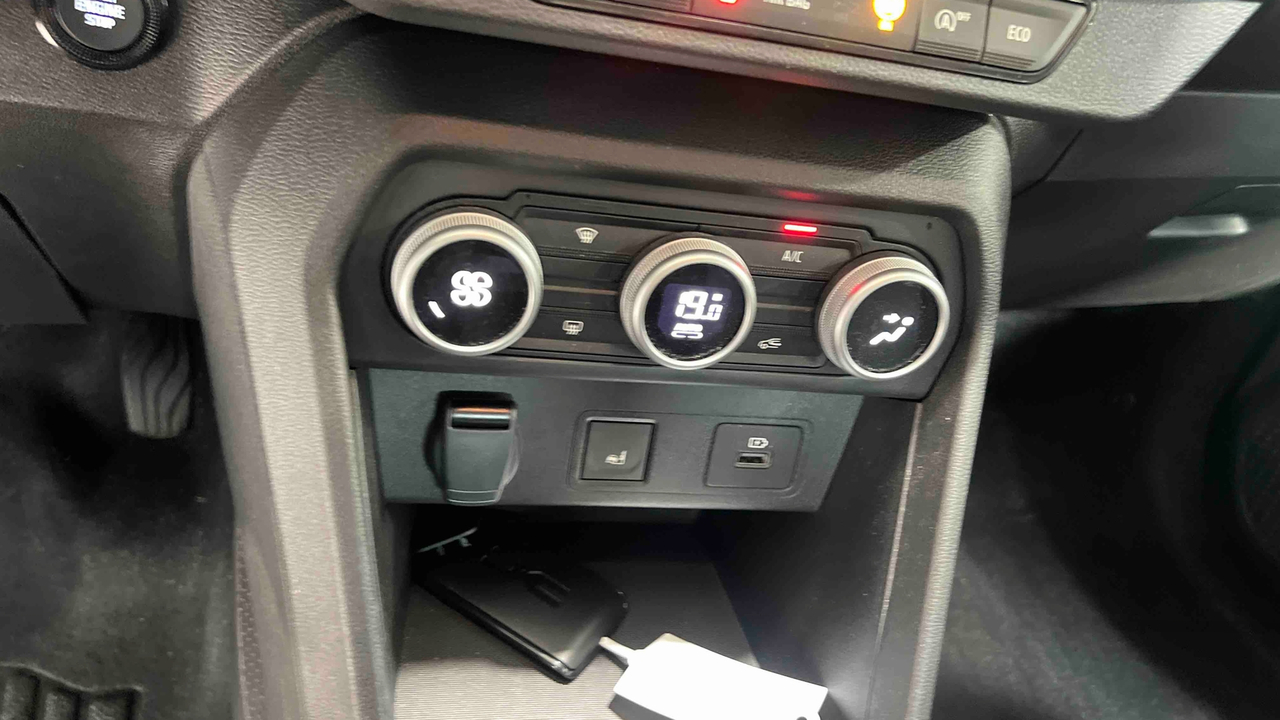 Dacia Sandero ECO-G 100 — photo 17