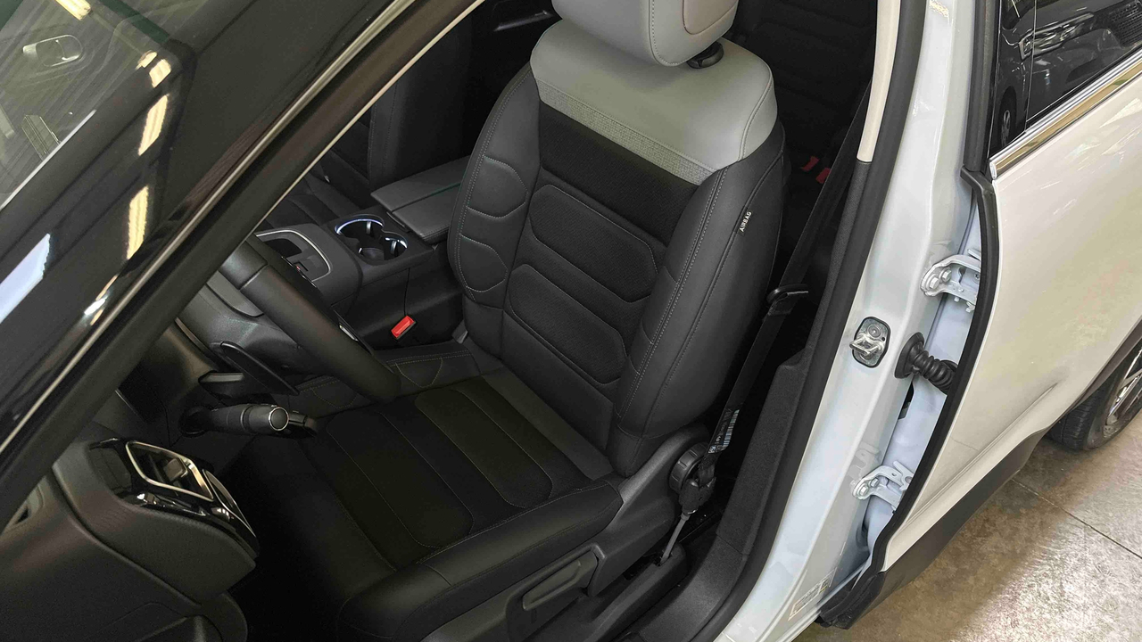 Citroen C5 Aircross Hybride 136 e-DCS6 — photo 27