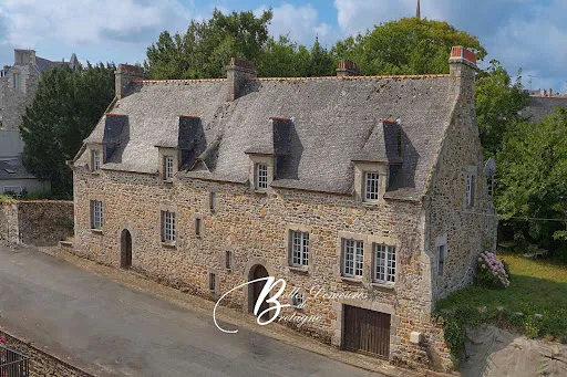 Maison 11 pièces 267 m²