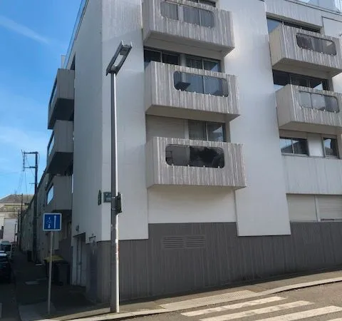 Place de parking sécurisée en plein centre-ville La Roche-sur-Yon — 24h/24