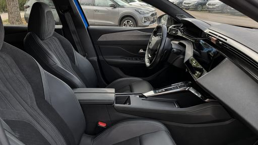 Peugeot 308 1.2 PureTech 130 EAT8 - GT – 2022 – 80476 km – Essence – Boîte Automatique — photo 18