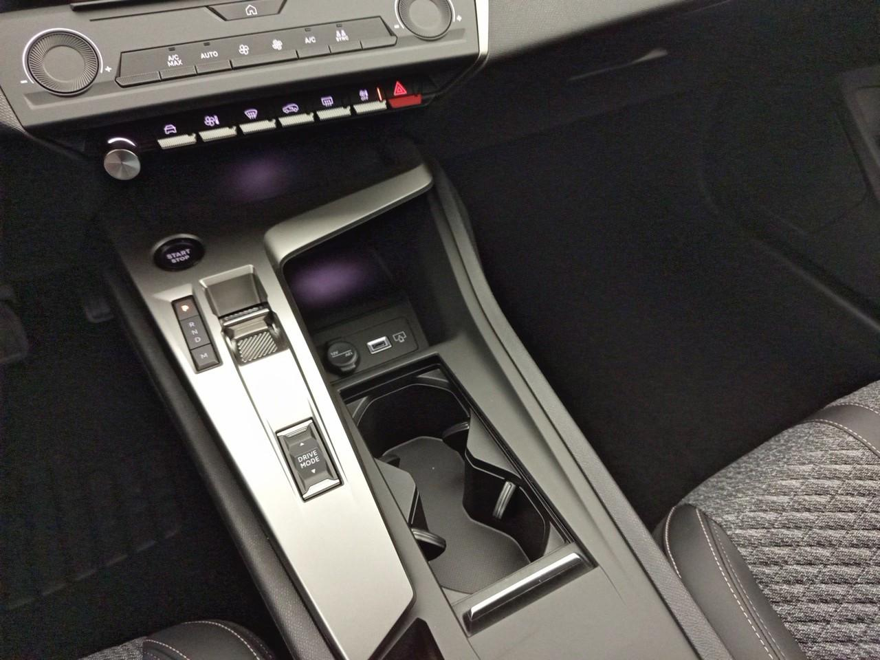 Peugeot 308 sw hybrid 145 e-dcs6 allure — photo 17