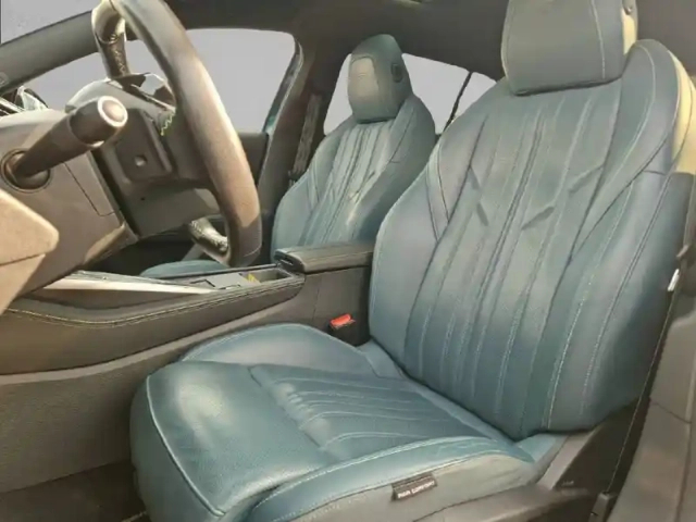 Peugeot 408 phev 225 e-eat8 — photo 11