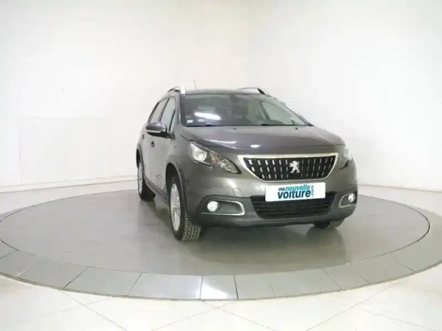 Peugeot 2008 puretech 130ch s&amp;s bvm6 — photo 3