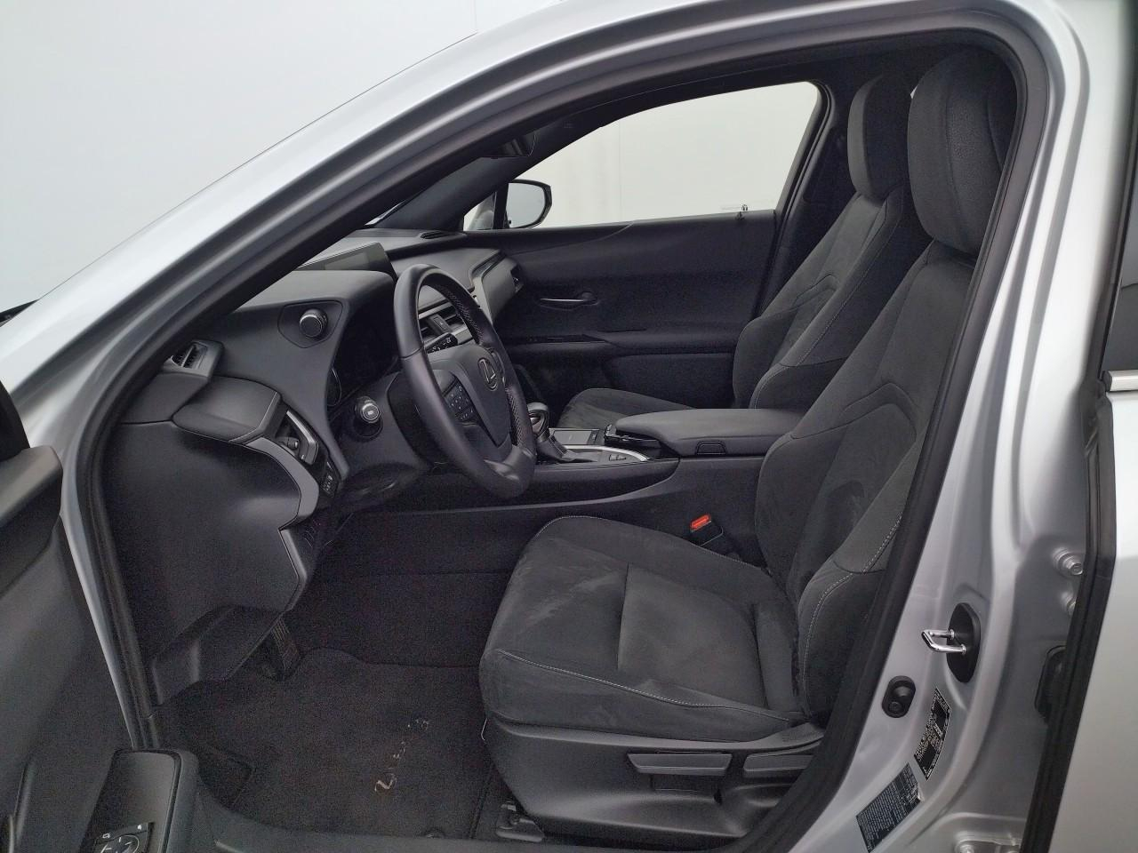 Lexus Ux 250h 2wd f sport — photo 10