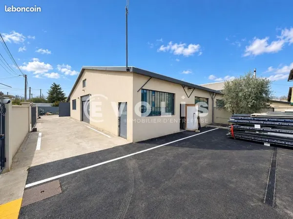 Local d'activité 800 m²