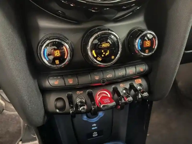 Mini Mini 5 portes cooper 136ch edition premium bva7 — photo 12