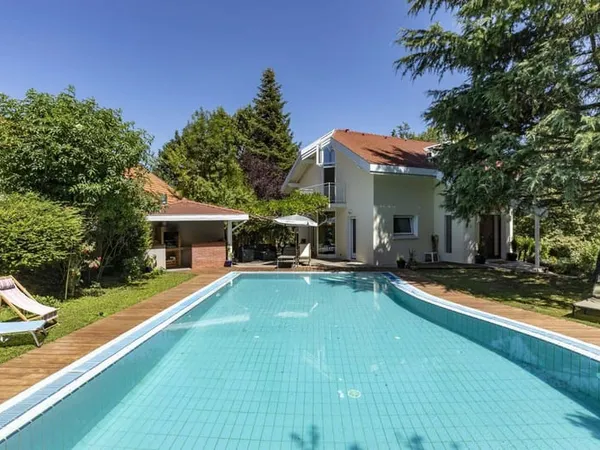 Maison 6 pièces 265 m²