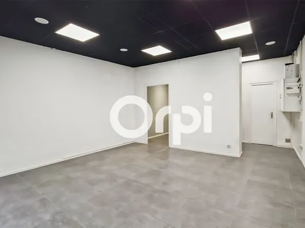 Local commercial 1 pièce 41 m²