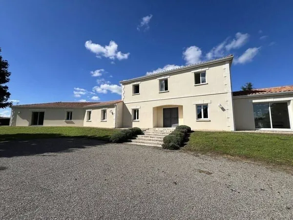 Bureaux 547 m²