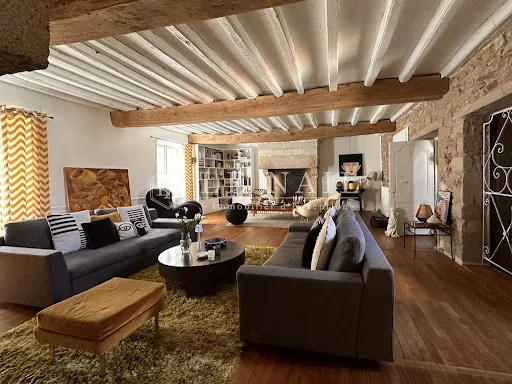 Maison 7 pièces 223 m²