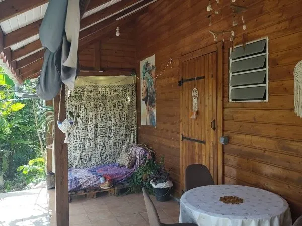 Location petite case créole écologique meublée