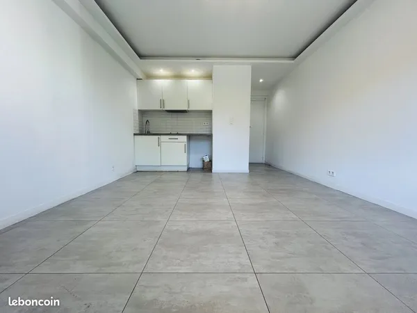 Studio 1 pièce 23 m²