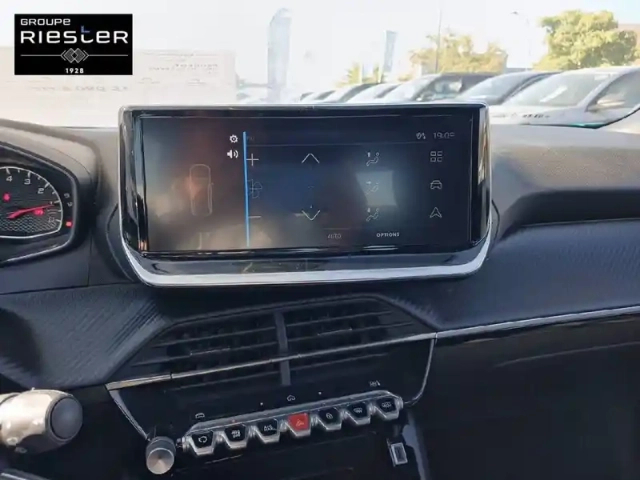 Peugeot 2008 100 s&amp;s bvm6 — photo 20