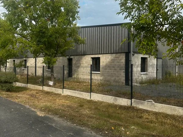 Vends bâtiment artisanal