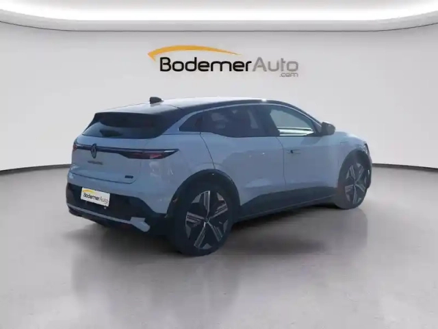 Renault Megane e-tech ev60 220 ch optimum charge — photo 5