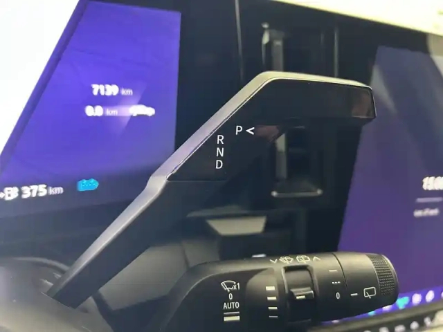 Renault Megane e-tech 220 ch autonomie confort gsr2 — photo 40