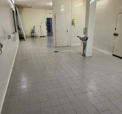 Local d’activité et entrepôt Location Toulouse 155m² 2700€