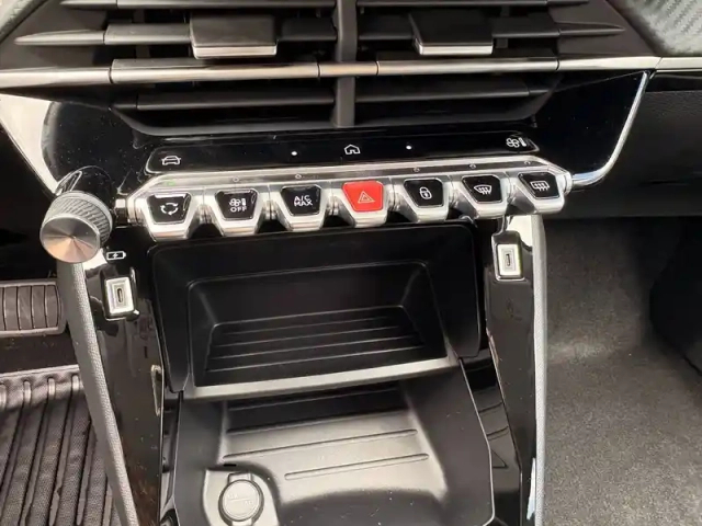 Peugeot 208 electrique 156ch 54 kwh — photo 41
