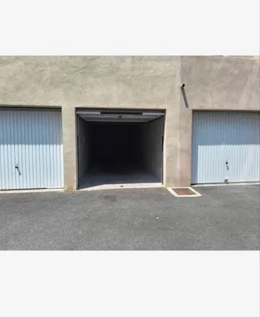 Loue garage à Bastia ....