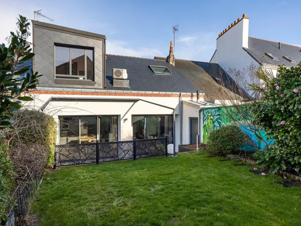 Vends maison - 133 m² - 6 pièces, 4 chambres - Nantes 44100