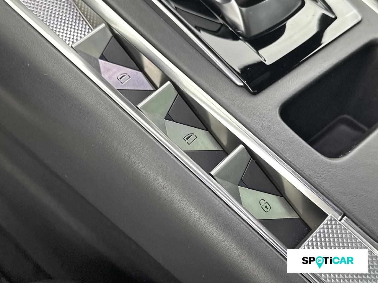 Ds Ds 7 crossback e-tense 4x4 300ch rivoli — photo 18