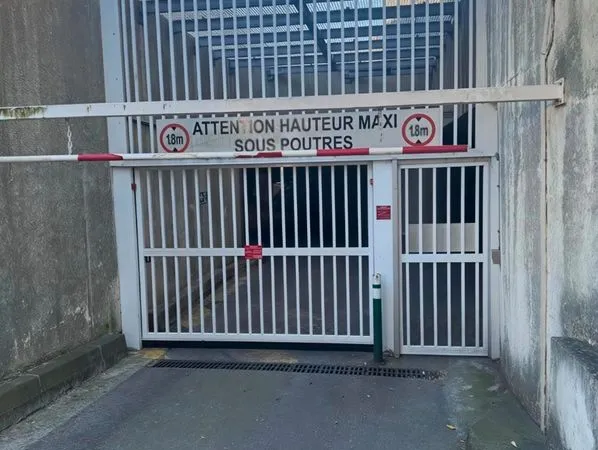 Place de parking sécurisée - Quartier Antigone (Montpellier)