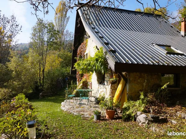 Maison meublée avec jardin St Pancrasse au pied de la dent de crolles